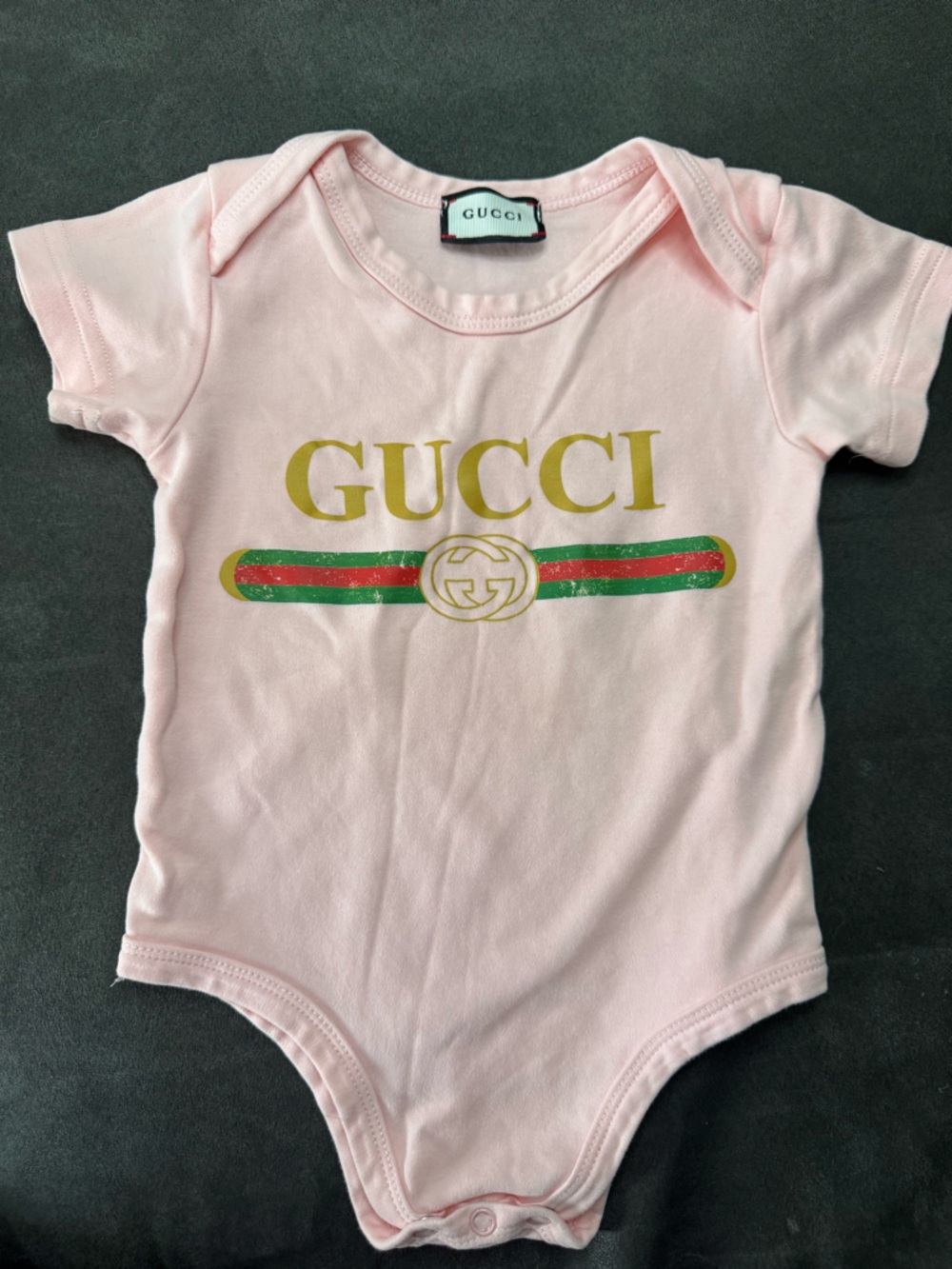 Gucci Pink. Logo Short-Sleeve Baby Bodysuit with Green-Red Stripe